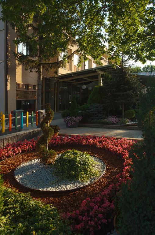 Romantique Veles Hotel Buitenkant foto