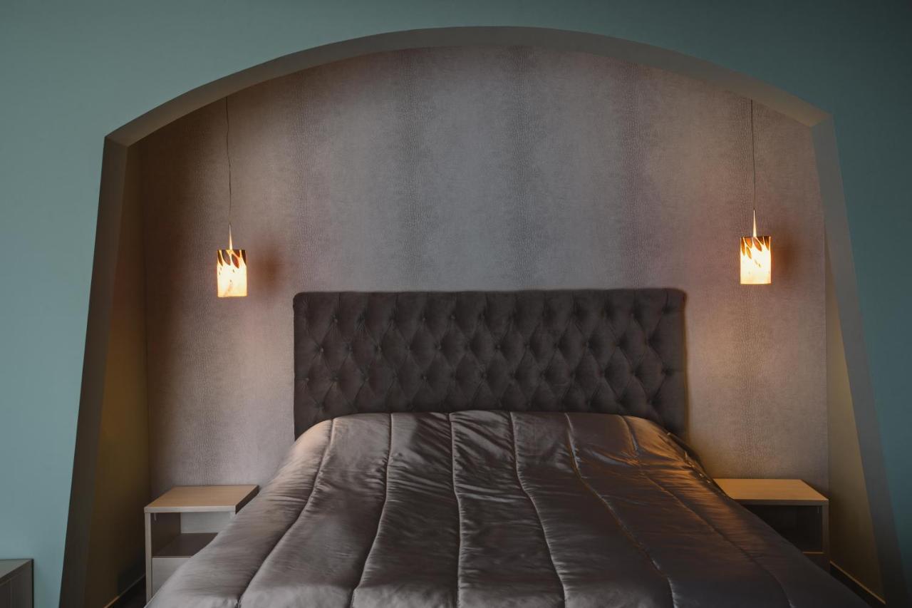 Romantique Veles Hotel Buitenkant foto