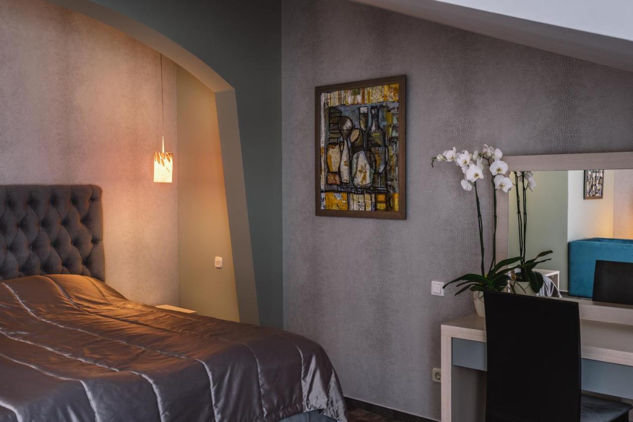 Romantique Veles Hotel Buitenkant foto