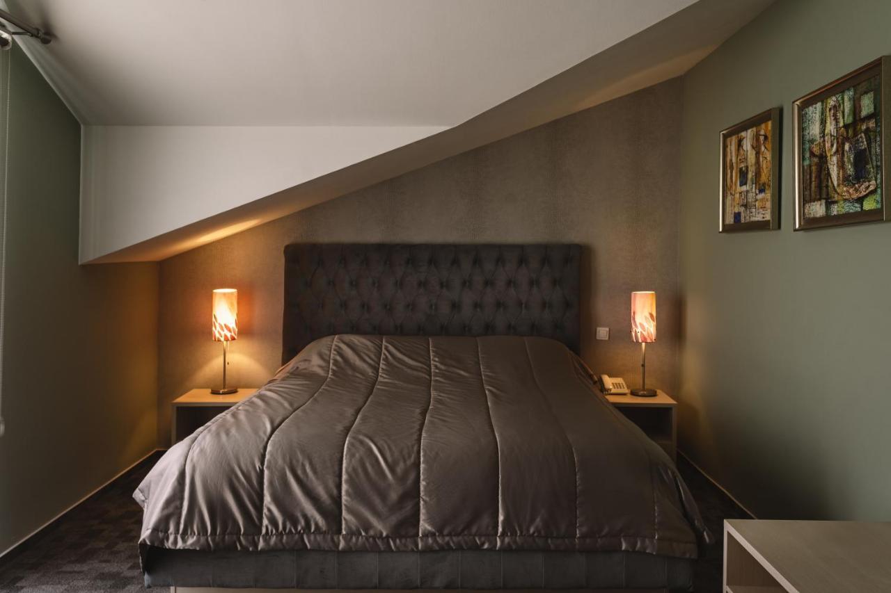 Romantique Veles Hotel Buitenkant foto