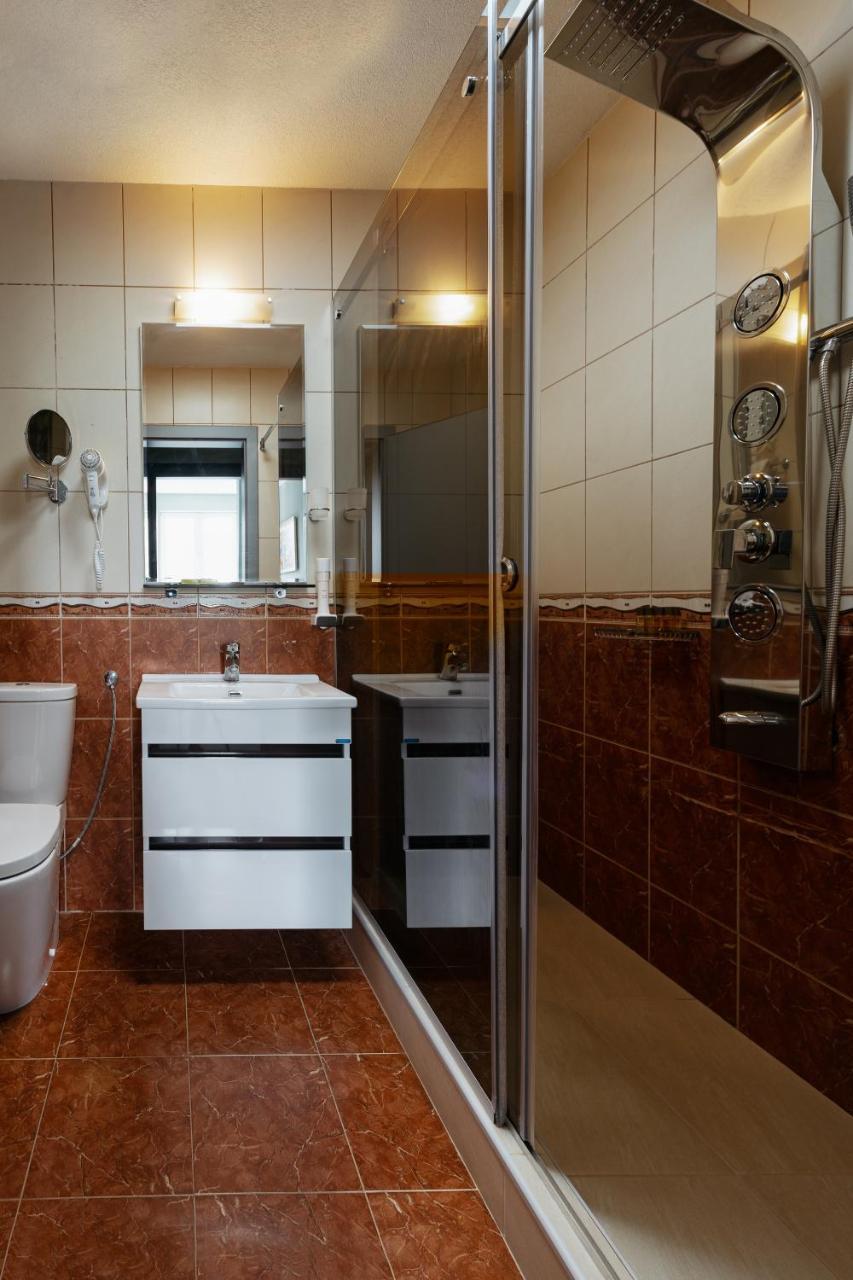 Romantique Veles Hotel Buitenkant foto