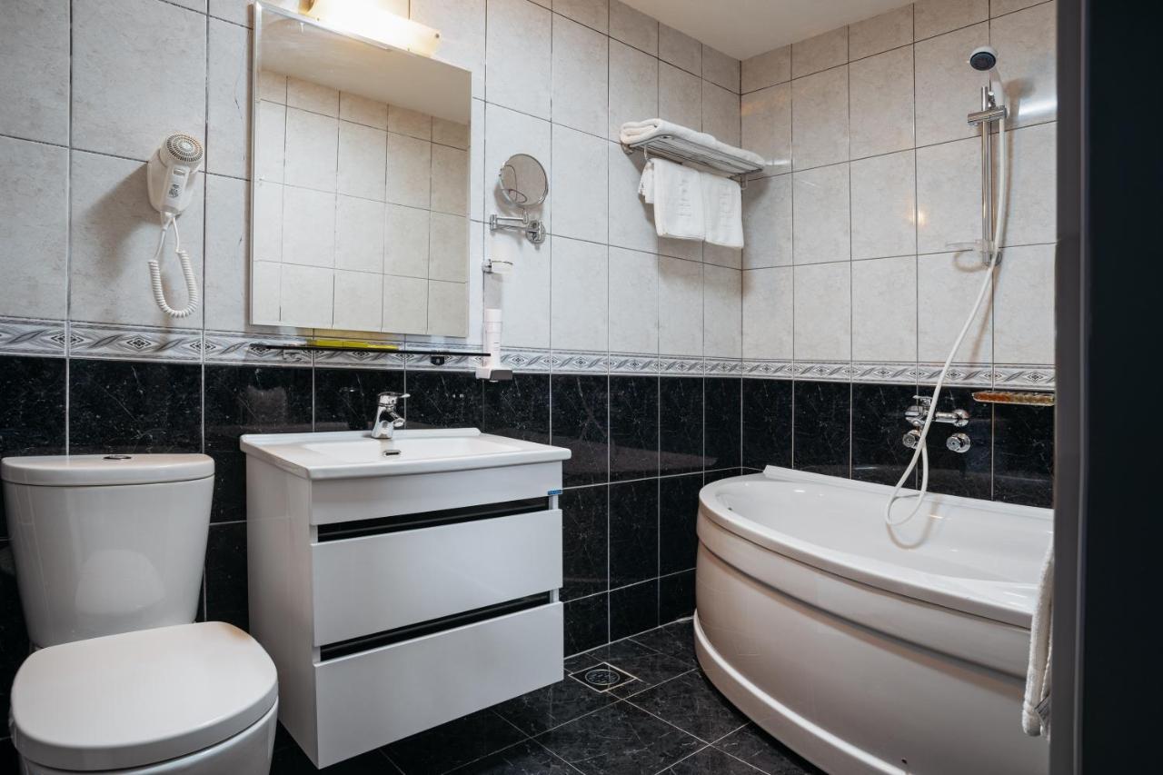 Romantique Veles Hotel Buitenkant foto