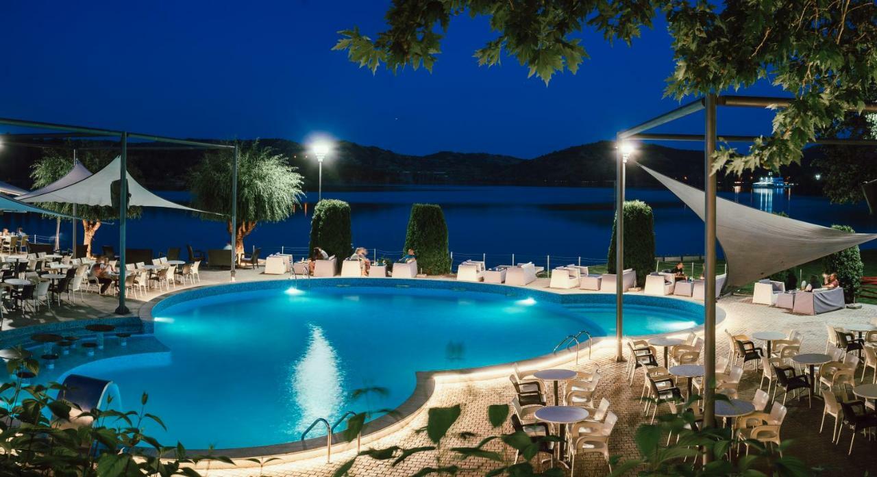 Romantique Veles Hotel Buitenkant foto