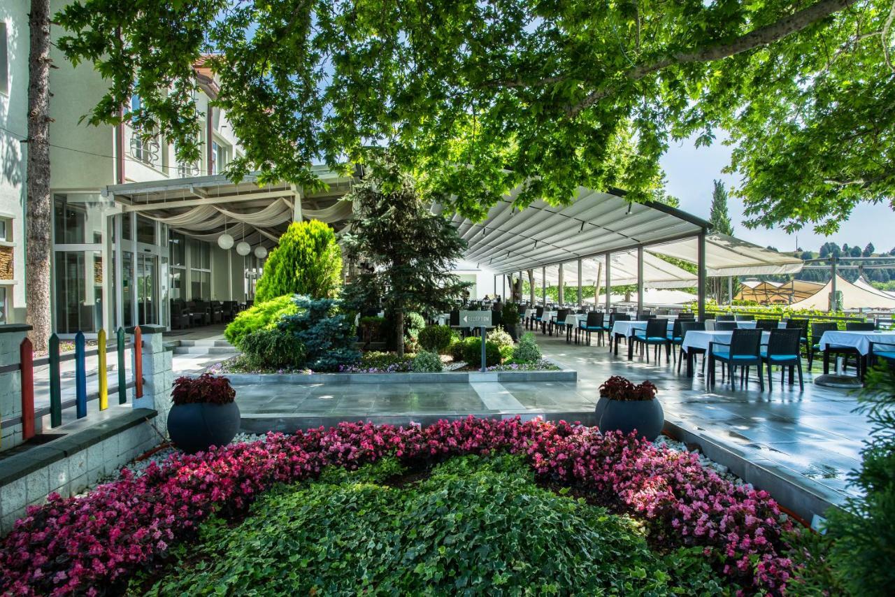 Romantique Veles Hotel Buitenkant foto