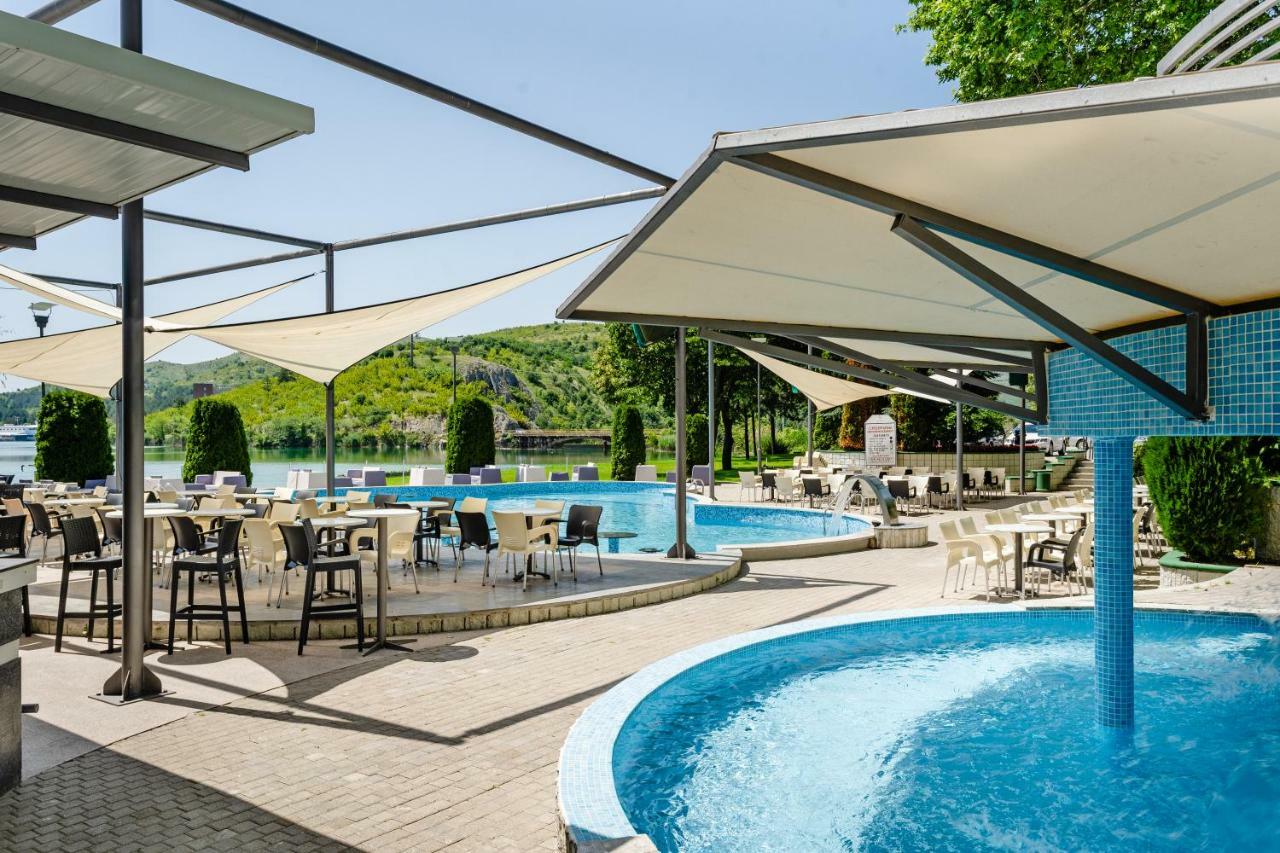 Romantique Veles Hotel Buitenkant foto
