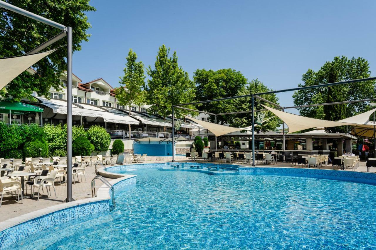 Romantique Veles Hotel Buitenkant foto
